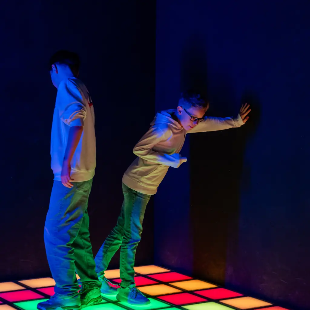 kinderen spelen interactieve game bij Pixel Play in Leisuredome Kerkrade